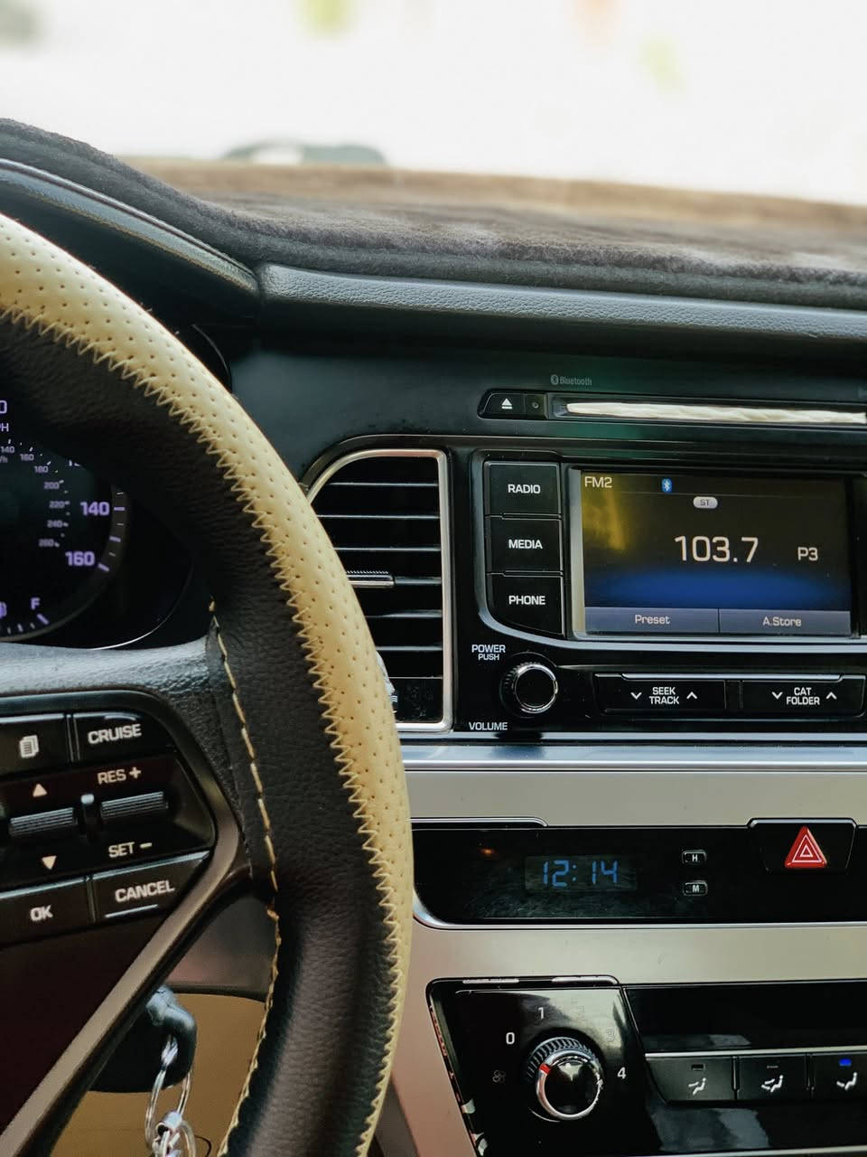 سلام عليكم
سوناتا 2015 وارد امريكي ضربتها مثل ماموضح يمك سيارة محرك GDI سيارة سبورت مناقصها اي شي اخذها ربع ماذب عليها كامل من كلشي 
📌كشنات امامي كهرباء
📌3تحكات (ايكو-سبورت-نورمل)
📌اشاير بلمري
📌ماشيه 120433km
📌تبريد ثلاجة
السيارة كلشي بيها جديد ونظيف ماتعب الجناي 
📌شاشة اعطال 
📌تحكمات ستيرن
📌تحكم انارة داخليه
السيارة بيها صبغ دعاميات اثر جراد والصور موجودة 
اي استفسار 
***********
