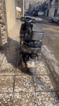 السلام عليكم دراجه شحن للبيع موديل 2025الدراجه خير من الله الدراجه كلش نضيفه ما بيها ولا عطل ثلاثه انضمه تشغيل سويج وبصمه وكارت الدراجه ملفها 3500 ملفها بعده جديد و عقلها بعده جديد وكلشي ما بيها ماشيه فقط 4000وكلشي ما بيها تجي وتجرّبها السعر 700قفل اني مستعجل على بيعتها كلش 
المكان حي الجهاد الرفاق 
الرقم :***********
