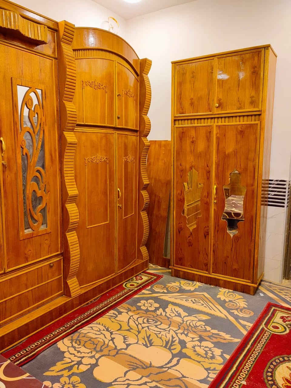 غرفه للبيع ام مسرح ام السته طابقين ملحق تزكام داخل وخارج صاج ضهر جمبر صاج زاويه كنتوريه طابقين ملحق ضخمه كلش حلوه وجديده المكان ديوانية حي العسكري للاتصال على هذا الرقم ***********
