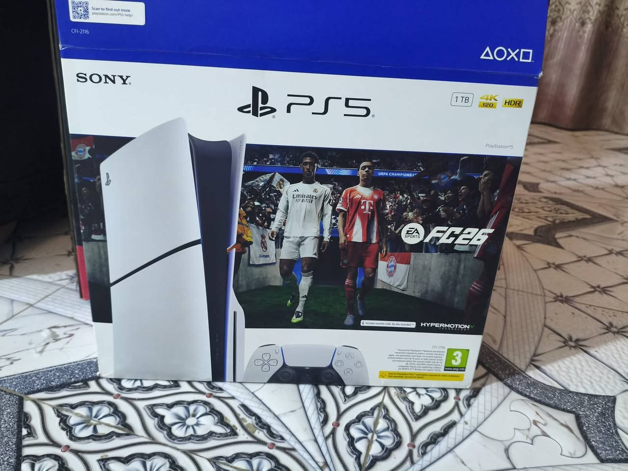 سلام عليكم
: PS5 Slim (يدعم الأقراص).

السعة التخزينية: 1 تيرابايت (1TB SSD).

الملحقات: الكرتون الأصلي متوفر .

المميزات: الجهاز يدعم دقة 4K و 120 فريم .

شاشة جيمنج GAMEON Pro Series

الموديل: GOC27F120VA.

الحجم: 27 بوصة.

النوع: شاشة منحنية (Curved R3000).

معدل التحديث: 120Hz (مثالية جداً لجهاز PS5).

وقت الاستجابة: 1ms MPRT.

الدقة: Full HD مع دعم تقنية AMD FreeSync وتقنية Flicker-free لحماية العين.

التواصل والاستفسار الاتصال على الرقم :‏‪0778 004 5869‬‏

او مرسله الصفحة ومتوفر وتساب السعر 900 وبيهن مجال 
وياه شتراك اضافي 3 تشهر مجاناً ويا الجهاز
