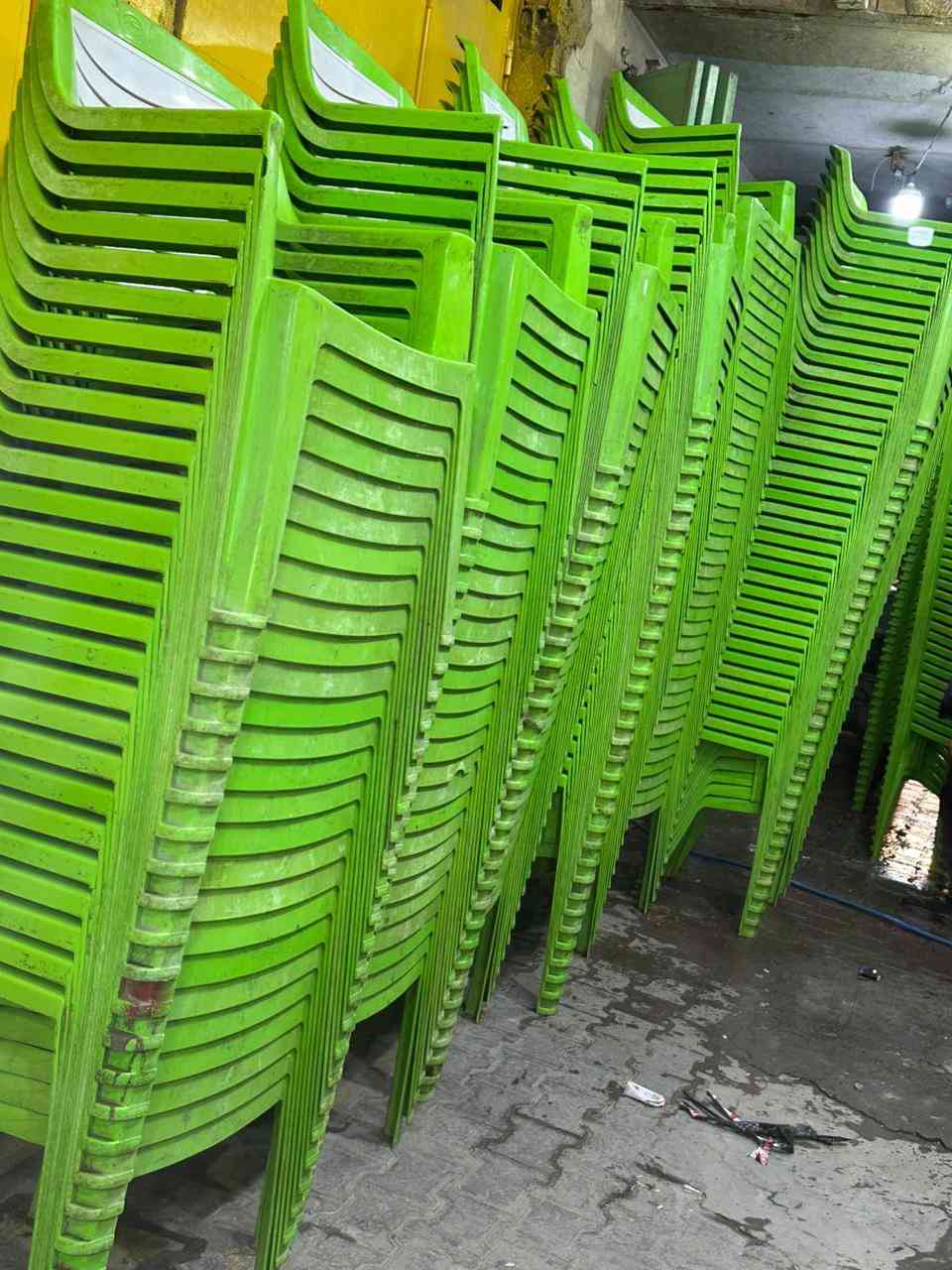 كرسي الشبح (380) قطعه السعر 6000 الف
الرقم ***********
