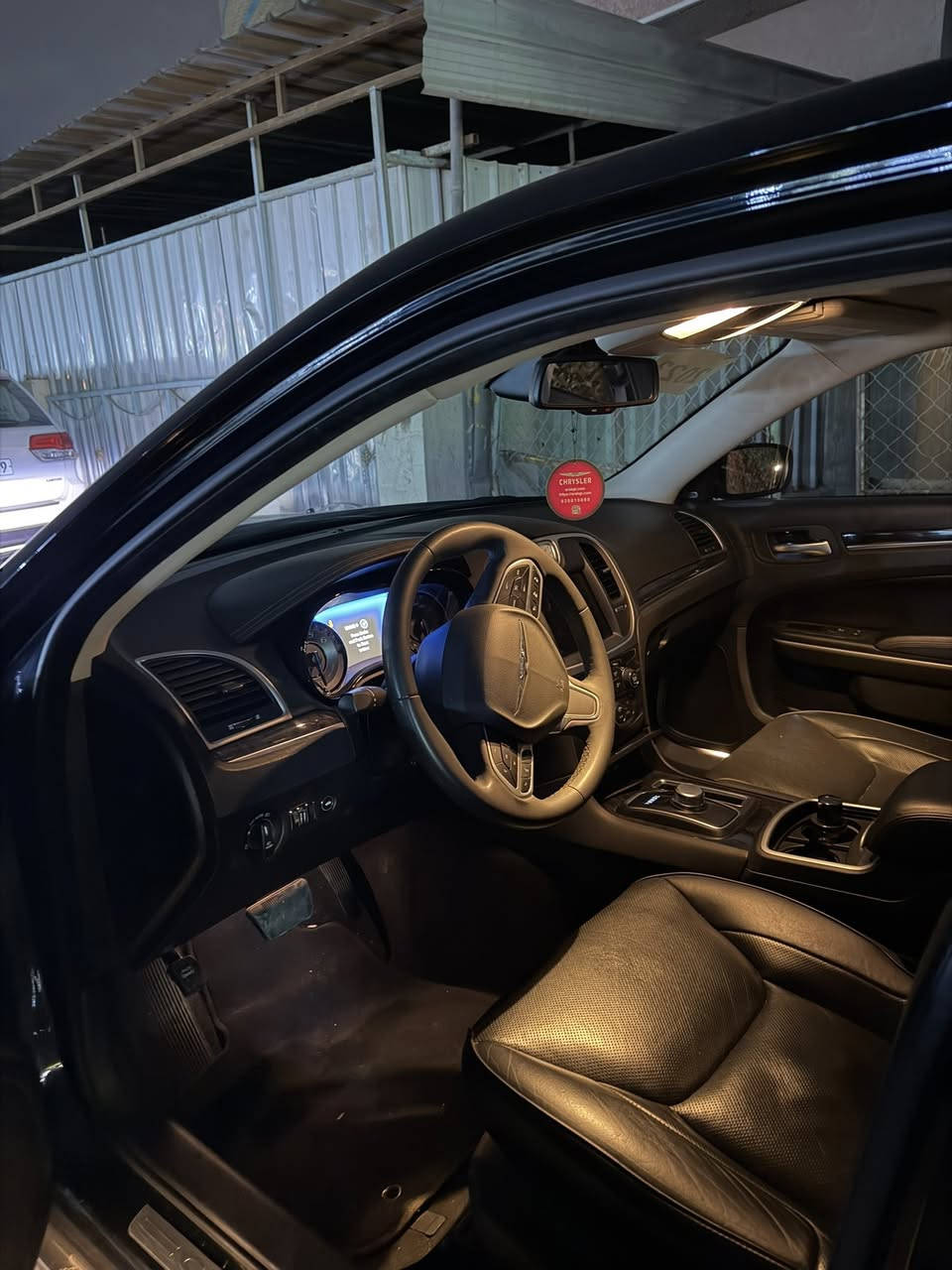 سلام عليكم للبيع 
اوباما 2023 مواصفات S
فول رادار امامي
سياره كلين داخله
صار بيها بس تبديل جاملغ امامي 
نفس اللون سياره كلش جديده 
سعرها 295 مكاني بغداد 
***********
