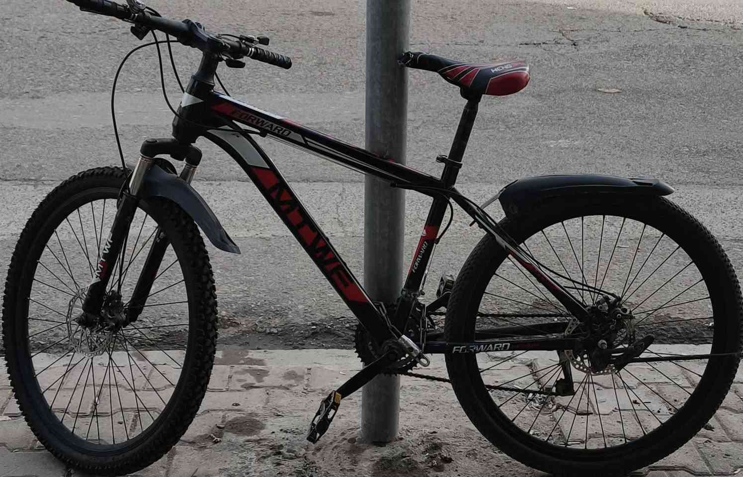 بايسكل جبلي حجم 26 
سعر 80 وبيها مجال
*********** واتساب أربيل, العراق
