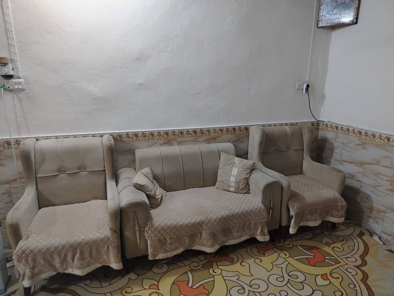 السلام عليكم تخم 10 نفرات للبيع المكان كوت حي الجهاد السعر 300 وبيه مجال الرقم ***********
