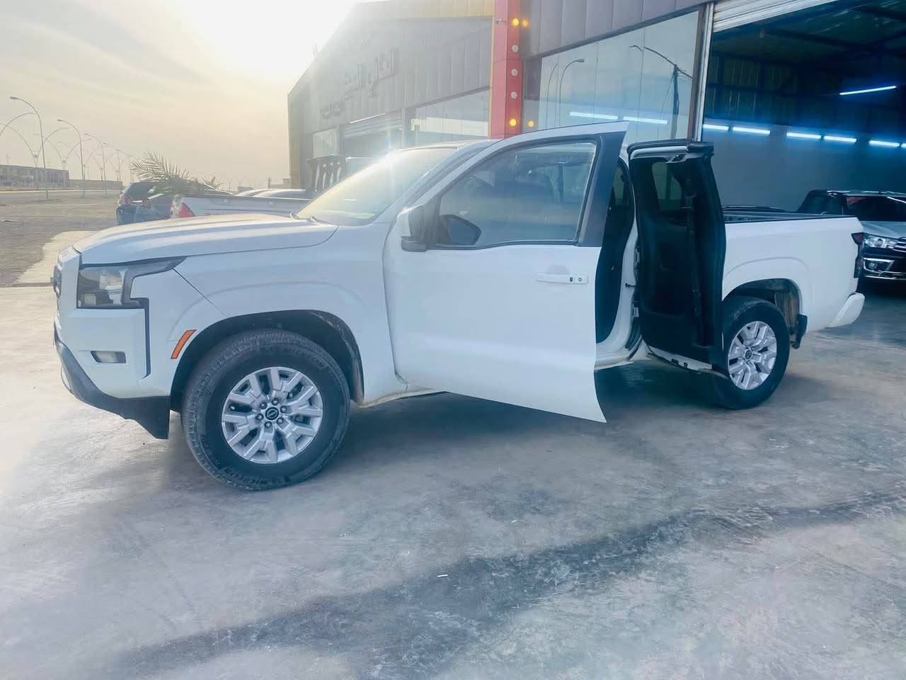 السلام عليكم
بيكب فنتير ٢٠٢٣ قماره وربع
سياره جديده حادث بس بالبدي
فول مواصفات4*4
تحويل مباشر
السعر ١٩٠
للاستفسار الاتصال على *********** ٠ الانبار قضاء عانه ***********
