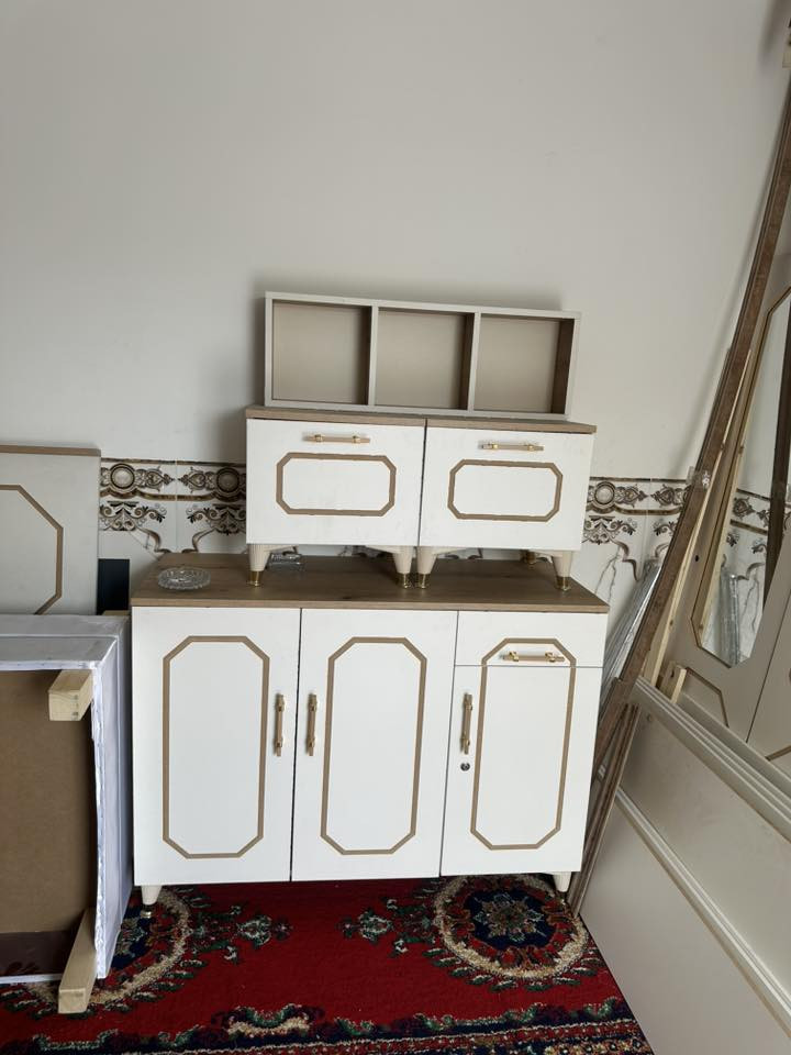 السلام عليكم غرفه تركي للبيع بعدها جديده تفصيخ مامستخدمه نهائياً السعر مناسب للتواصل على الرقم *********** اتصل وتدلل العنوان بابل
