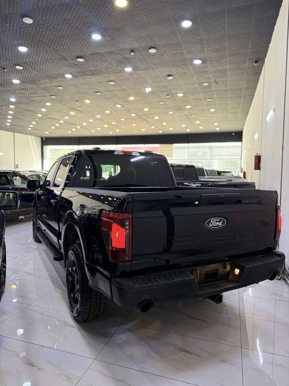 السلام عليكم شباب فورد F150  XLT موديل 2024 

    2024 Ford F-150 XLT en Venta en San Antonio, 

حجم المحرك : 3.5  (6 سلندر ) 

المسافه المقطوعه : 11 الف ميل

ضرر السياره : جاملخ سبوخ  بدون دواخل

حالة الايرباك : برده + كشن+ سترئن

#المواصفات

رادارات 360
 
6سلندر تون تيربو

ردرات مخرج كهرباء 

شاشه كبيره

كير تعليك

ويل كروم

باب طويل بدي قصير

بعد بيه هواي مواصفات

رقم شانسي
1FTFW2L81RFB40218

***********
واتساپ
***********
السعر —335 بية مةجال

مكان سيارة اربيل بدون رةقم كاتي دهؤك 

شارح ١٠٠محارز سيارات محارز پاسنجةر
