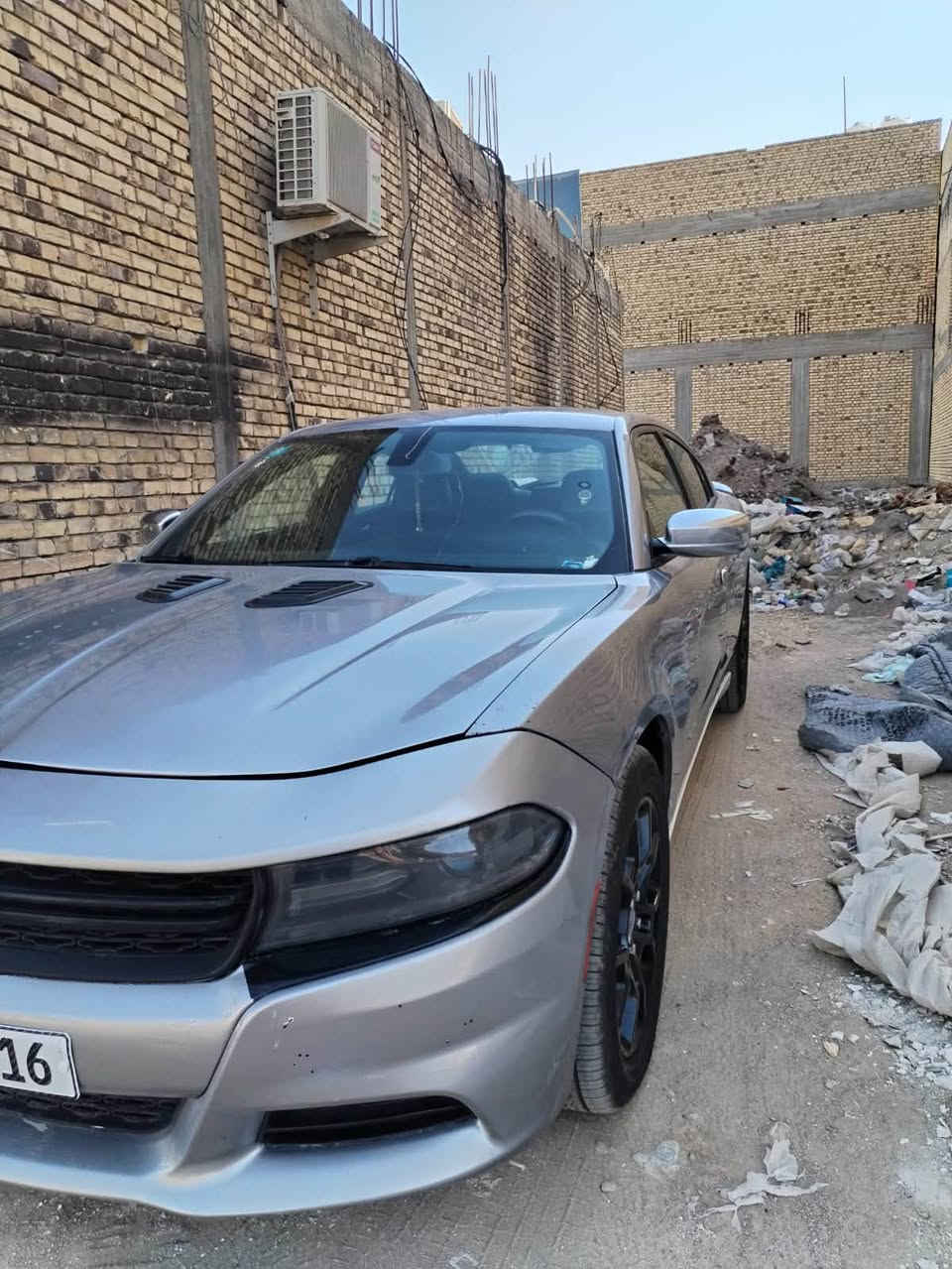 السلام عليكم
شارجر محرك 3600
لون سلفر رقم انگليزي بااسمي تحويل ثاني يوم
موديل 15 معله 17
السياره احله من الصوره تجي وتشوف بعينك  يحتاجلها بعض التعديلات 
كتاب فحص بيها والهزه تنتهي شهر 11 
بيع او مراوس سياره عاليه بـ 145 وبيها مجال للطيبين 
مكانها الناصريه 
رقمي اتصال ***********
وبيه وتساب
