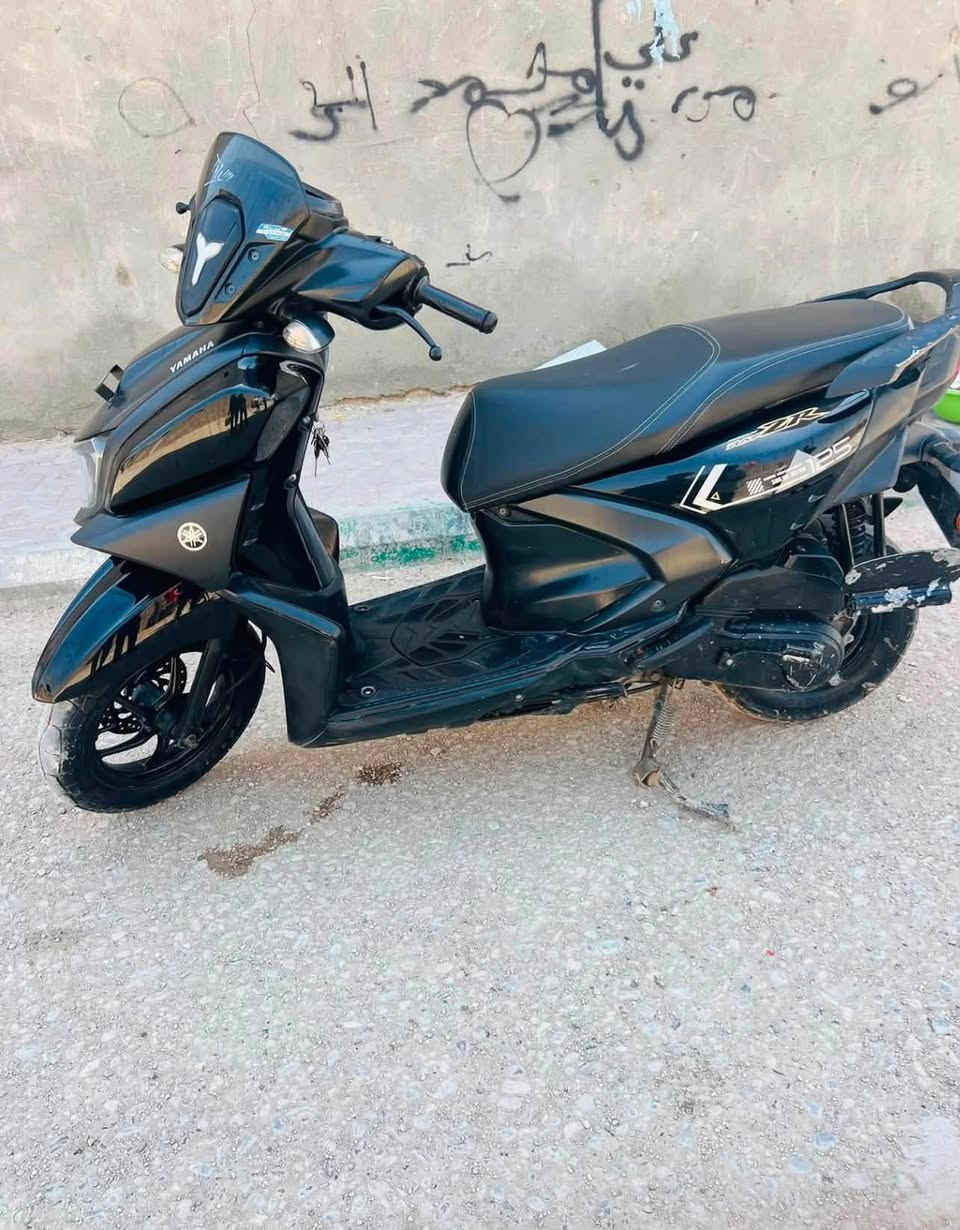 Zr 22 
بيع مستعجل عندي مريض دراجه عشرط من كلشي معاملت رقم كامله بس لوحات سعر قفل قفل مليون من لاخير مامتواجد ع لفيس شراي اتصل 

***********
