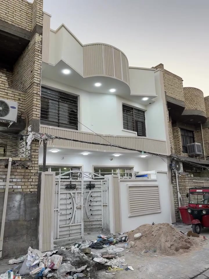 ‏سلام عليكم بيت للبيع الشعله دوان شارع 60
‏المساحة 100 متر طابق يحتوي على أربع غرف نا
‏ بناء طابوق بيت جديد￼***********
