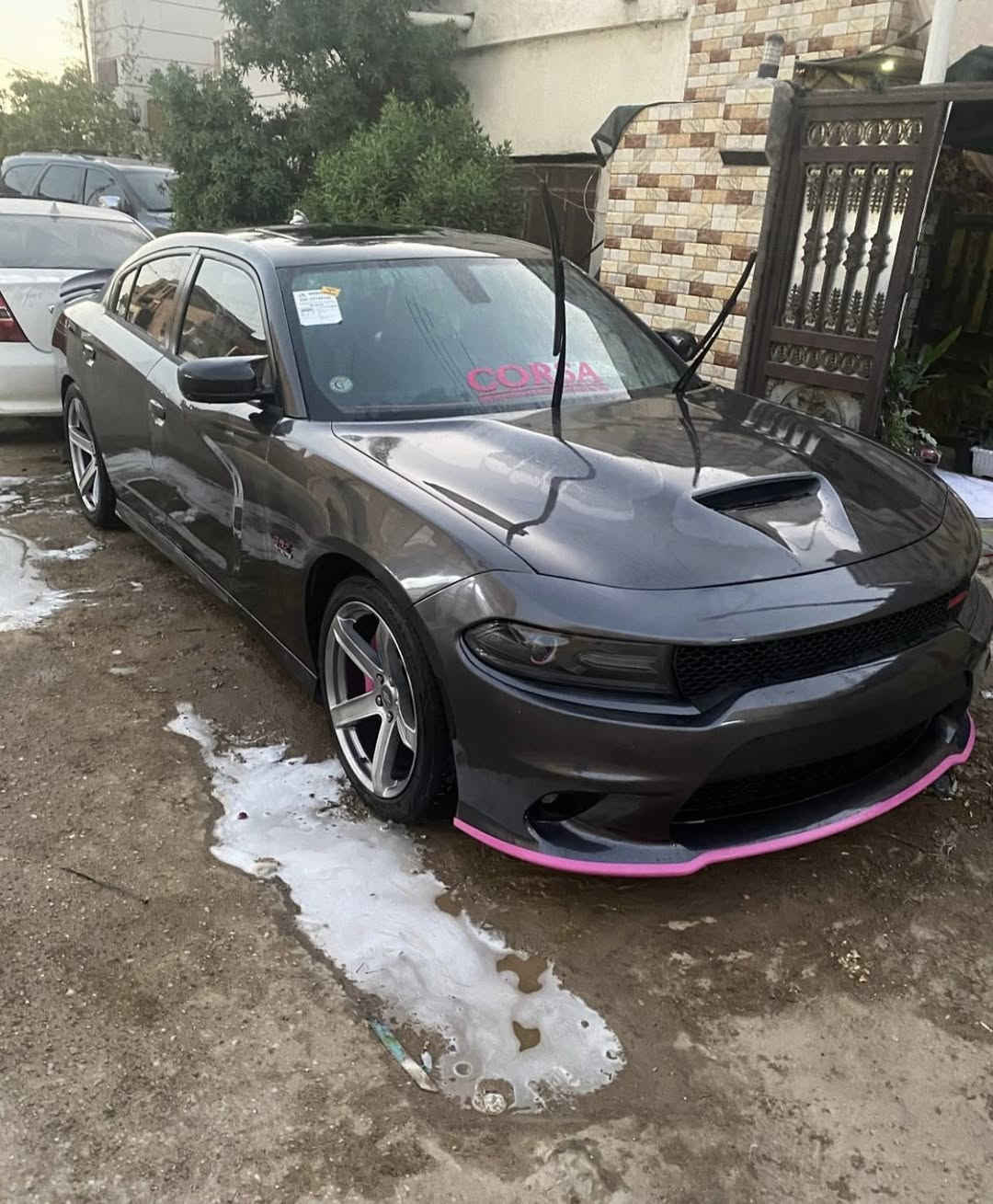 السلام عليكم 
جارجر Rt ماكس فول مواصفات فتحه 
v8 
السياره عليها اضافات هواي 
دباب سود صوت رعب 
برمجه فصله وفتح عقل 
لايت جديد وعليه اوركل متغير 
كت srt 
ثيماتsrt
بلكات شامبيون
شوتهn&k
وبيها بعد اضافات 
حادثها تبديل بنيد فقط 
السعر خاص 
07888 748 999
