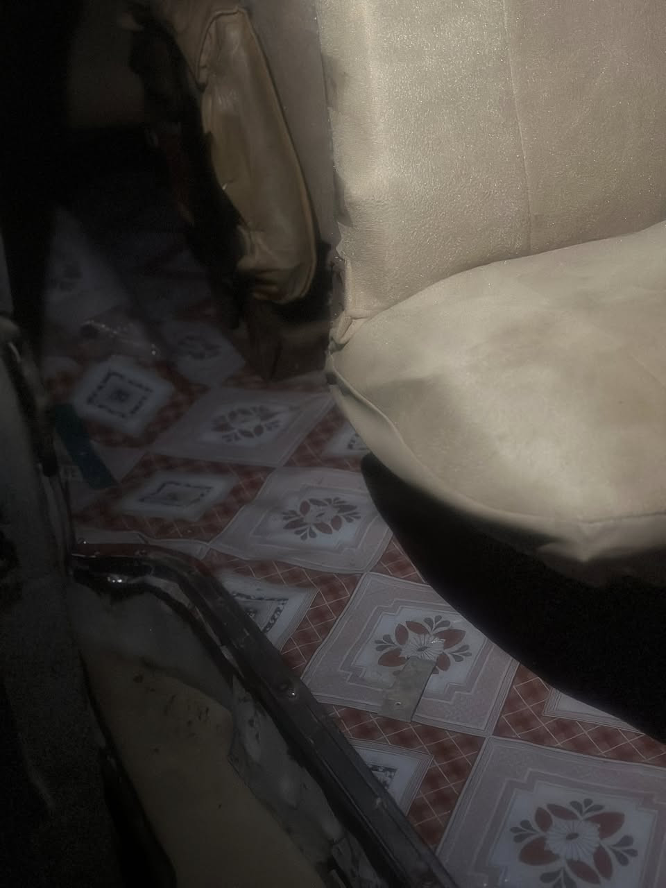 سلام عليكم للبيع كيه بستا موديل 94سياره نظيفه دوشمه جديده كاعيه جديده جام كامل حداديه جديده مكينه كير زينات مكان السياره بابل القاسم رقم بغداد الماني استفسار اكثر تصل ***********
