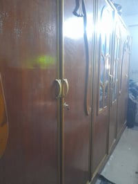 للبيع كنتور صاج ٦ أبواب ٢٠٠  والبطانيات ودواشك نظيفات ٢٥ ميز صاج مع زا...