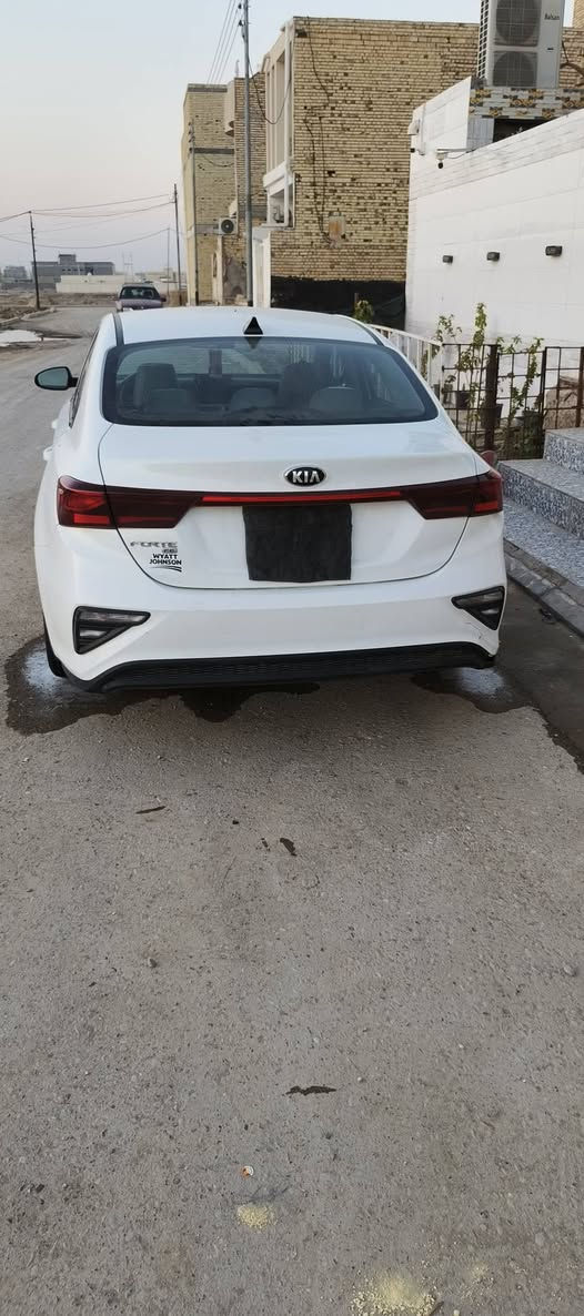 السلام عليكم سيارة كيه فورتي موديل 2021مريكي حادث بابين صفحت السايق مكينه 2000دوش كير عادي  كير و مكينه كفاله حداديه بلادي مال شركه سيارة نضيفه رقمه بغداد معوقين سعر سياره 128وبه مجال العنوان ميسان استفسار رقمي ***********
