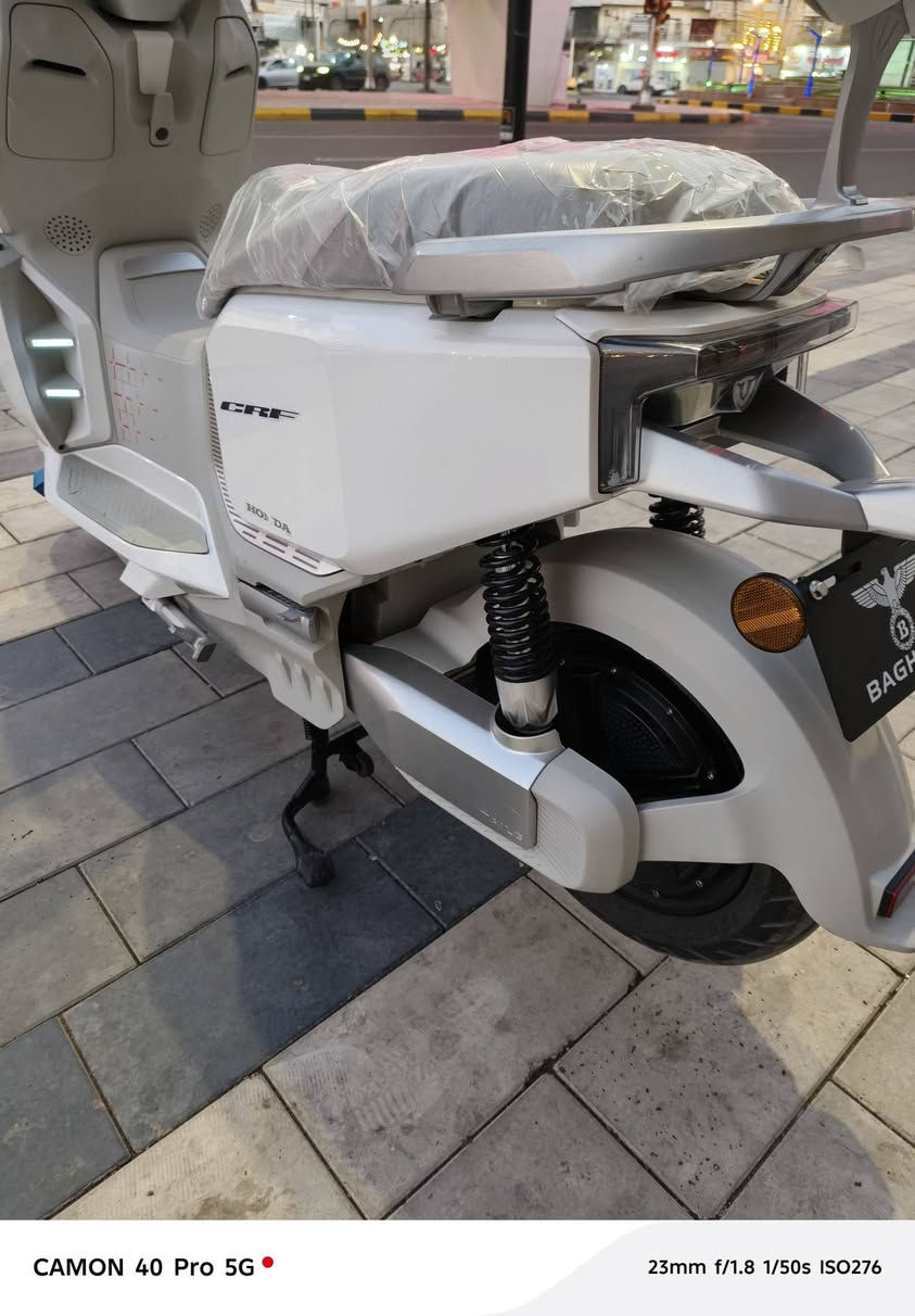 السلام عليكم دراجه ريان ملكه جديدة مستعمل شهره 6 بطارية كبيره ملف 2000 سرعة 80 بصمه البيع عنوان بغداد شارع الكفاح  سعره   1400     ***********
