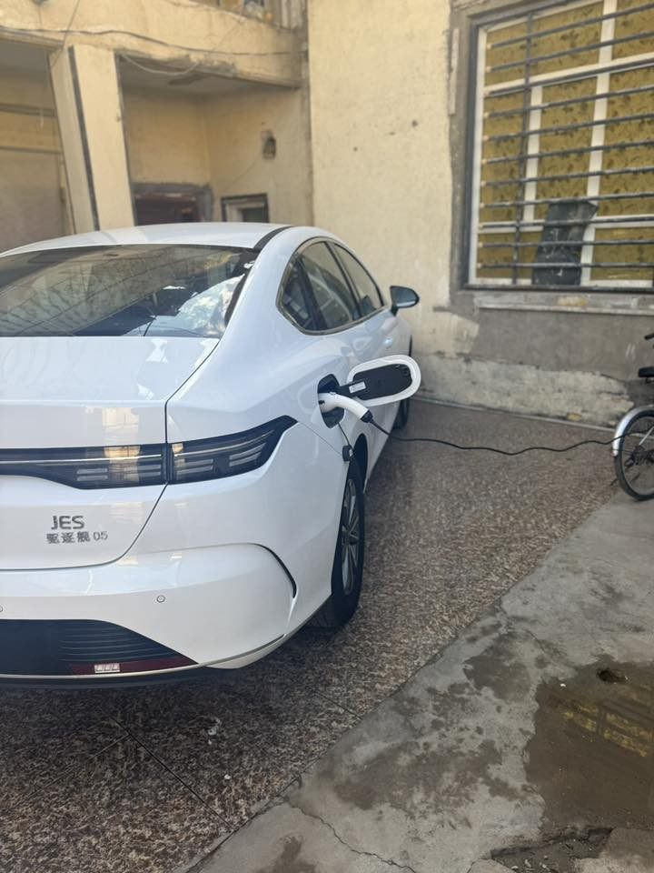 بي واي دي دستررير ماشيه 3000 صار بيها بارد بالنيد بأسمي السعر 18مليون و600 *********** مكان السيارة محافظة ميسان
