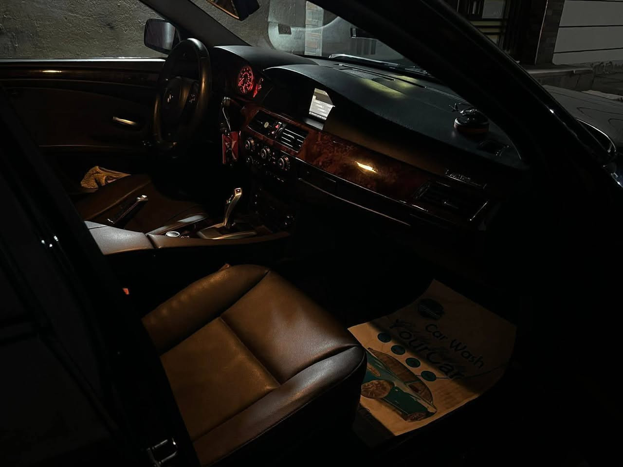 جمعه مباركه
e60 2010 محرك n52 3000 
كت m دركه وياله دعاميات فول موصفات فتحه تحكمات بصمه كشنات تدفئه كهربائيه مثب سرعه نضافه فول بيها قطع صبع اثر جراد 
سياره وارد امريكي حادث مرفق مع صور رقم بغداد جديد 
فقط بيع بدون مراوس محتاج وأريد ابيع سعر ١٣٧ وبيها مجال قليل 
للتواصل ***********
