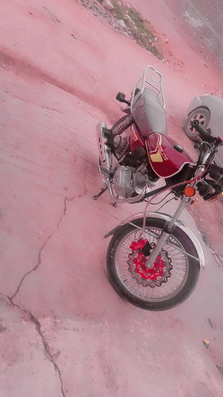 سلام عليكم شباب درجة البيع تايكر موديل 2025نضيفه  كلشي مقفول رجان المو شراي لا تعبني سعر ه 700 وبيها مجال الشراي يخابر عل رقم ***********
