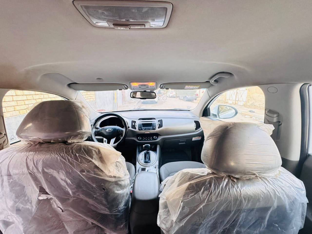 سبورتج ٢٠١٥ خليجي
مكفوله كفالة عامه... 
رقم ذي قار 
 محرك2000ع وضع شركه 
ماشيه 180  
مواصفات 
تحكمات ستيرن 
شاشه كامره 
حساسات لد نهاري سياره جاهزه 
سياره جديده جدا سعرها معقول بالعافيه ع الياخذها 

العنوان ذي قار الناصريه مدينه الصدر
رقم صاحب السياره 
***********
السعر :: 165
