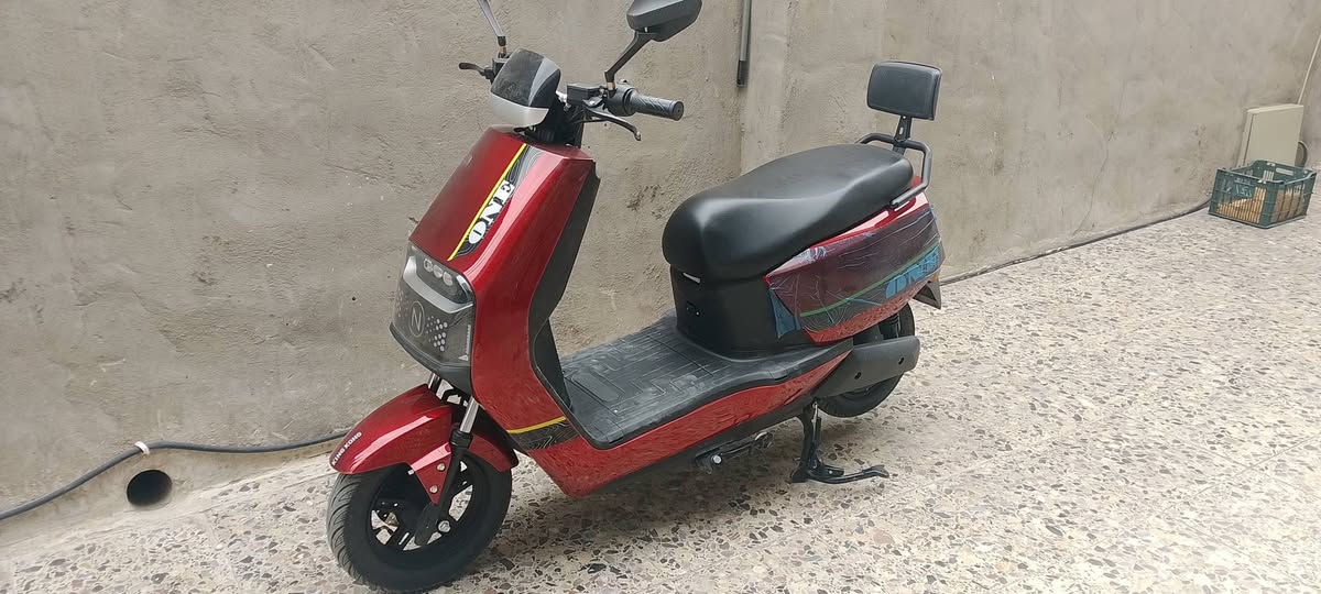 دراجه شحن 6 بطاريات جديده كلش مكفوله من كلشي السعر 650 مكاني بغداد للاتصال ***********
