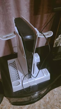 عندي بلي 5 نضيف كلش استخدامة قليل كلش بلي 5سلم غرضة الاصلية ملتة  قعدة...