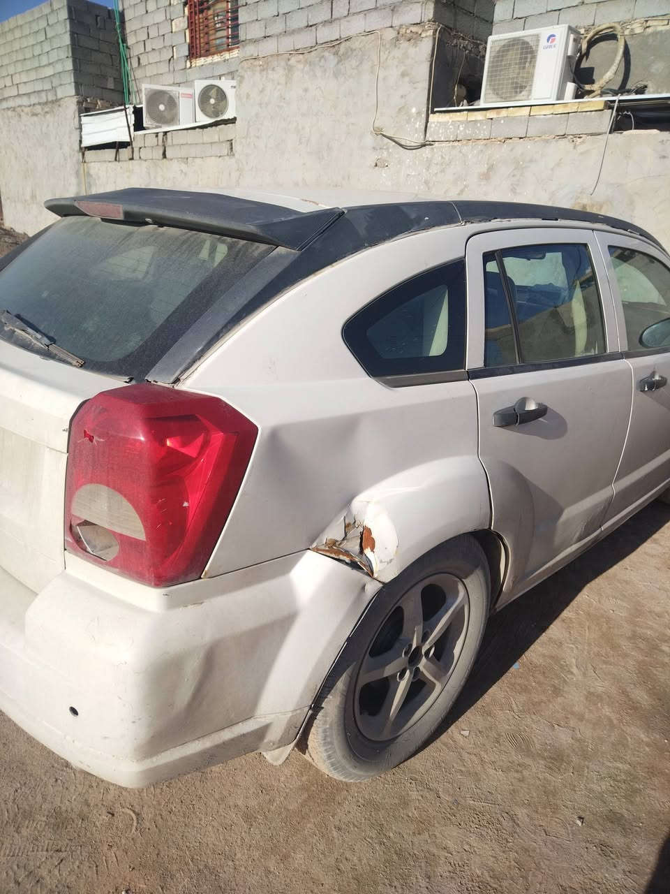 سلام عليكم ورحمة الله وبركاته دوج كاليبر موديل ٢٠٠٧ محرك ٢٤٠٠ حداديه امامي جديد والخلفي تعبان صبغ حزام رقم بغداد انكليزي هزه جديد سعره ٥٣ ترايك وين ما تريد اتصل وتدلل بي مجال ***********
