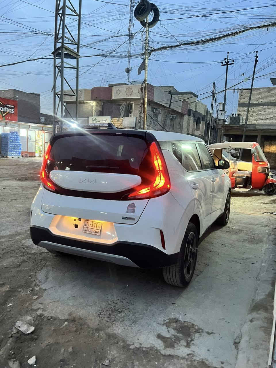 السعر. 120  وبل عافيه عل ياخذها   تلفون ***********
صول مديل 24 وارد أمريكي دخول جديد سياره جديده بمعنى الكلمة ماشيه 6 آلاف فول مواصفات من الفتحه للداخل تلث الأوان كشن كهربائي تحكمات شاشه تاب فول السياره جاهزه وجديده خير من تبديل جاملغ وبنيد وصور الحادث مرفقة بل منشور
