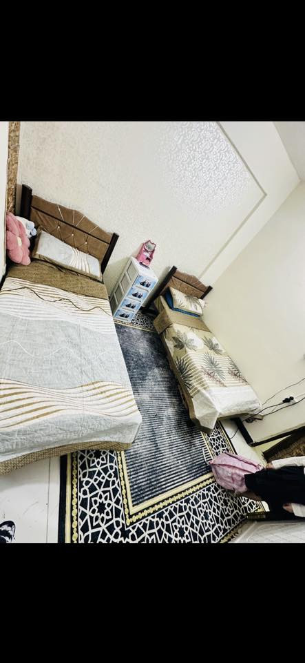 السلام عليكم
شقه للبيع ع الكورنيش 
غرفتين و صاله و صحيات و مطبخ وتهويه 

التفاصيل … الاتصال ع هالرقم …

***********
