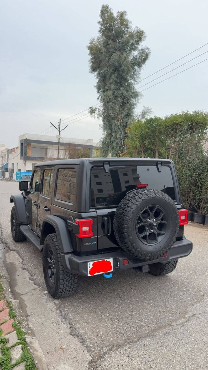 Jeep wrangler Willys 2025 4XE

‎3 نیزام HYBRID-ELECTRIC-ESAVE
فوول فوول مواسەفات ٤ پستنی هایبرێد بێ سبوخ بێ سارد دەعامی بۆ دەعامی بە شەرت دەبڵ ئەکسل سەیارەکە بۆنی شەریکەی لێدێ لۆک لۆکە نمونەیە لە جوانی 15000km ڕۆیشتووە 
مواسەفات :
تەعدید سورعە
بەسمە + شەغال
لایتی پێشەوە زینۆن
لایته پشتەوە زینۆن
ئەپڵ کارپلەی
ئاوێنە کارەبایی و هیتەر
شاشە گەورە
کوشین هیتەر گەرم و سارد
٤ جام کارەبایی 
سوکان هیتەر 
قفڵ ئەکسلی پشتەوە
تەبرید مەرکەزی
‏٤ AUX
دوگمەی OFF ROAD
ڕاداری پشتەوە و پێشەوە
سەماعە ALPINE
دەعامی پێشەوە ئاسن
دۆسە بیلادی

0750 504 43 44
