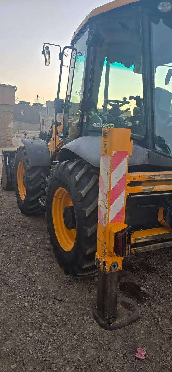 السلام عليكم ،، اخوان مكلف بالنشر 
حفارة جي سي 2012 فور ويل 
دبل اكسل ...
مكان الحفارة الانبار القائم الرمانة
رقم الهاتف ***********
أكرر، مكلف بالنشر اتصل عالرقم الموجود 
واخذ تفاصيل كاملة والله يسهل للبايع والشاري
أدمن وافق
