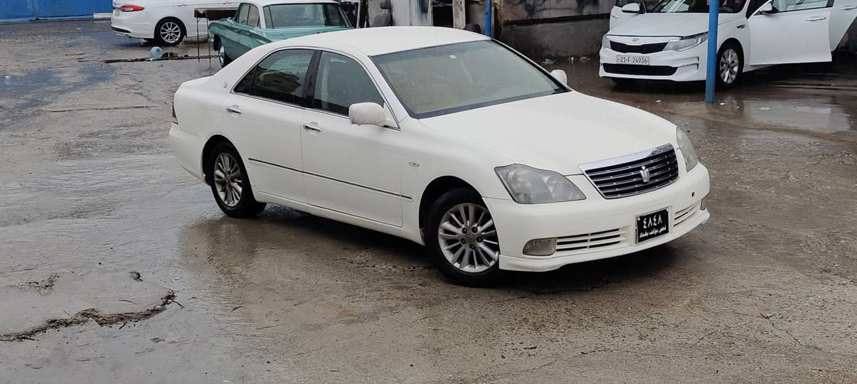 شاهینە ٢٠٠٥ڕۆیاڵ بڕاوە
ناوزەرد سێ دوگمە و پەردە
١٨٢ی گەورە 
گیڕو مەکینە بەشەرت
تاغم پێشی تندو تۆڵە هیج مەسرەفی نیە
تەبرید و کارەبای بەشەرت 
دەعم و لێدراوی نیە سەقفی شوشەییە
شوێن سلێمانی نرخی ٤٩گەڵا
***********
*********** السليمانية, العراق
