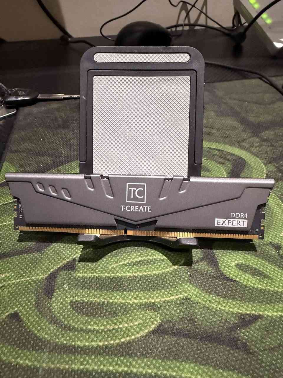 ‎للبيع PC Gaming / Workstation

🖥️ المواصفات:• 

•CPU : Ryzen 5 5600X 6

•GPU : MSI RTX3060 8GB

 •M.B : MPG X570 GAMING PLUS

• RAM : TEAMGROUP T-Force,
.8GB DDR4, 3600MHz, CL18-22-22-42, 1|.35V


**إذا كنت صاحب هذا الإعلان وتريد حذفه لأي سبب، رجاءا أرسل رسالة إلى الدعم الفني**