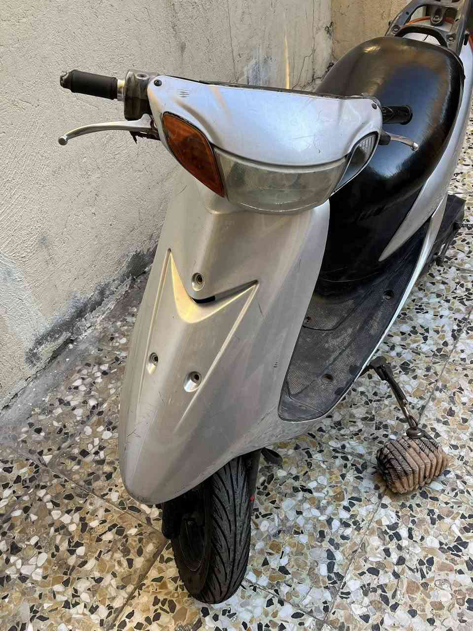 السلام عليكم دراجه عصفوريه للبيع بيها نقوصات جداً بسيطه شغاله سلف وهندر محرك نظيف كفرات نظيفه السعر 300 وبيها مجال بسيط مكاني الغزاليه للاستفسار ***********
