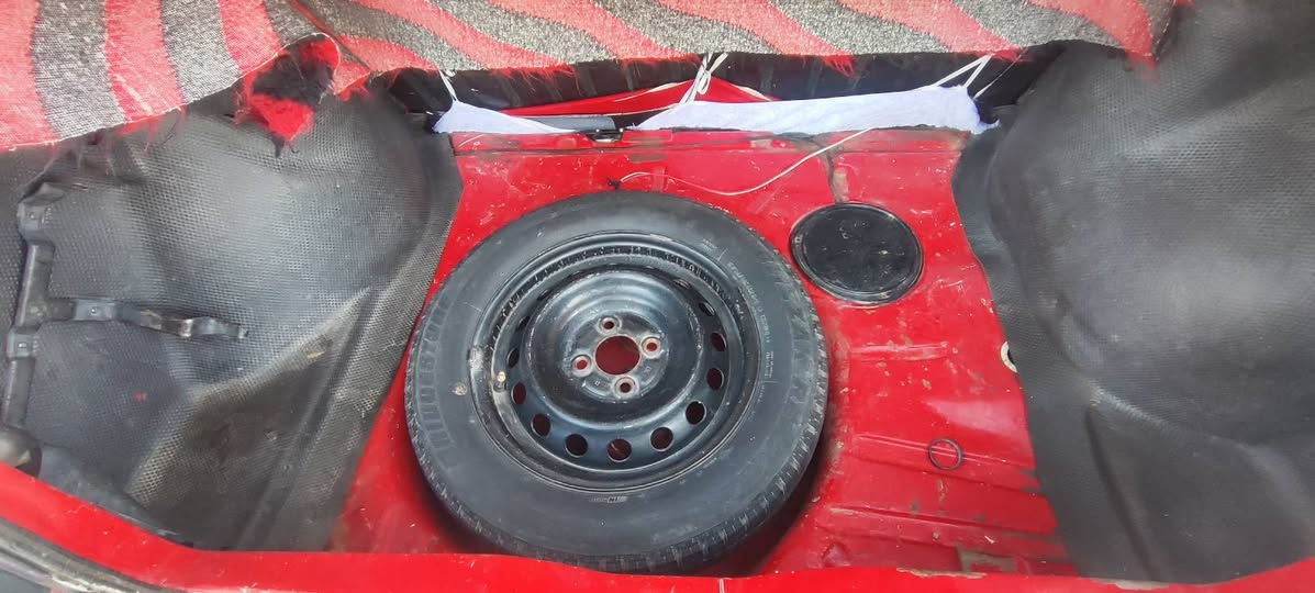 سیارە  جیتە گولف نفخ مودیل 1993 بدون صبغ بدون معجون صدر جدید شرط گیرو محرک پاور  کهرابایات شغال  رقم کرکوک سیارە نضیف سعر 28بی مجال بسیط عنوان کرکوک رقم هاتف ***********
