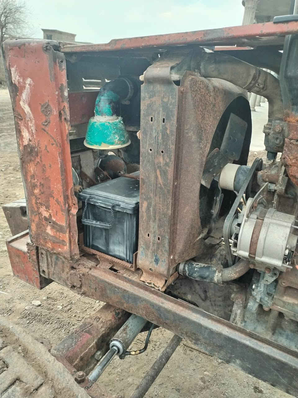 السلام عليكم تركتر فيأت للبيع المكان صلاح الدين بيجي الاتصال على الرقم /***********
