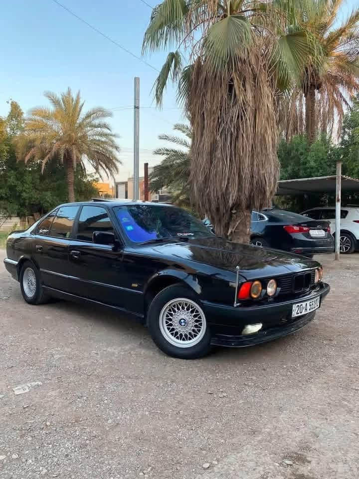 السعر ٤٨ وبيها مجال 
سلام عليكم bmw 525 مفتوح موديل 1991 للبيع سياره نضيفه كلش كير مكينه مكفولات 
كهربائيات كلها مكفوله 
سياره نقصها بس تبريد 
باتري جديد تخم وياله خليه جديد وتايرات تخم جديد 
سياره صدر امامي خلفي جديد
سياره صارف عليها كلش هواي وفلوسها بيهاا 
وشرط تحويل ثاني يوم
مكانها بغداد حي الخضراء 
رقم الهاتف : ***********
