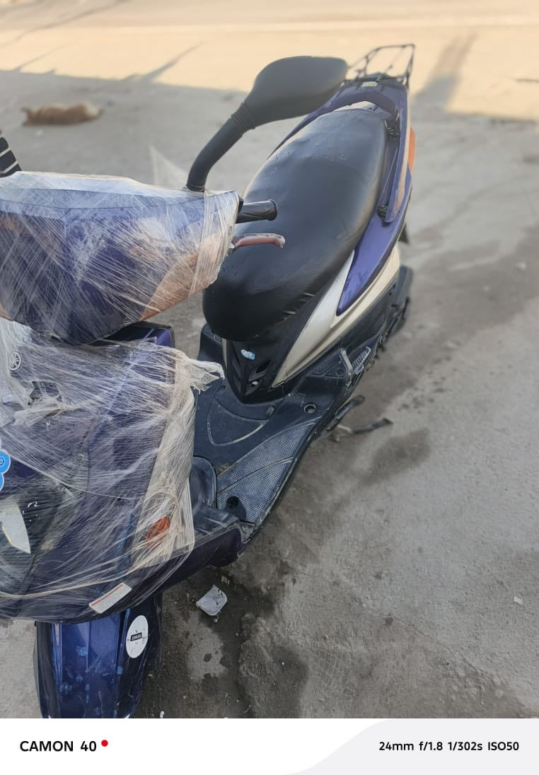 السلام عليكم للبيع دراجة سكنس فحل نوزل كوري سلف وهندر شغالة اشاير لايتات كلها شغالة الدراجة ابلادي فقط الدشبول طافي والدراجة مخنثة رايدها ب625 ألف مكاني شقق بسماية ***********
