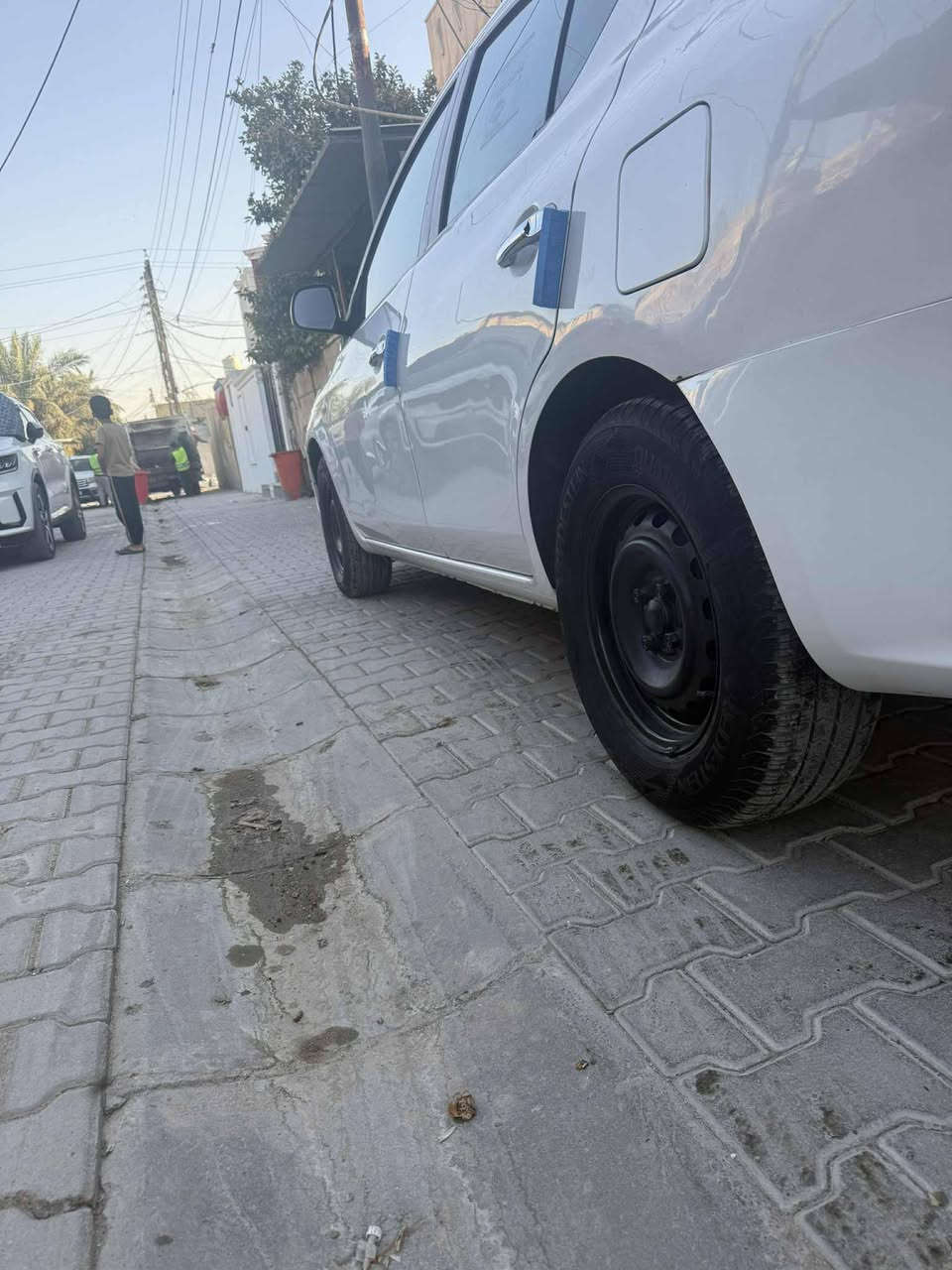 السلام عليكم نيسان صني 2013. هندي سياره بسمي 
مكفوله من صبغ فقط بارد بجنطه 
***********  السعر ٨٣
