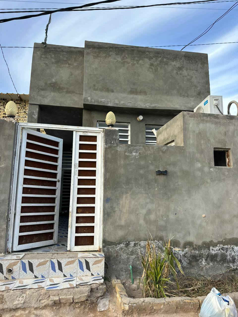 يالله يعلن_مكتب_الخليج_للعقار
بيت للبيع طابو زراعي سند 25 في النجف –

مقابيل ملحق  قرية الغدير 🏡عامود 327 شارع لمطار 
السعر 💵26 مليون وبيه مجال 

الاتصال *********** واتساب 

📏 المساحة: 100  متر 

🏗️ البناء: طابوك 

🏠 الأساس والسقف: صب  كونكريت

مواصفات البيت:

✅ غرفه نوم 🛏️

✅ صالة 🛋️

✅ مطبخ 🍽️

✅ صحيات 🚿

✅استقبال 

عنوان مكتب الكفيل  مقابل عامود 327 شارع لمطار صب 

الستفسار ***********
