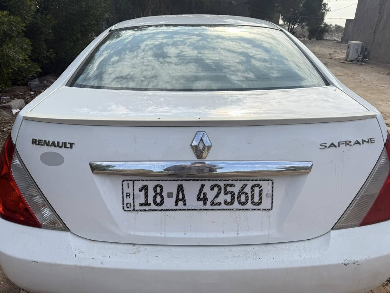 السلام عليكم سافران ريو 2011 بيها باردات. وبيها خط معجون وصبغ. حدادية جديدة دوشمة جديدة 90 وبيها مجال   ***********
