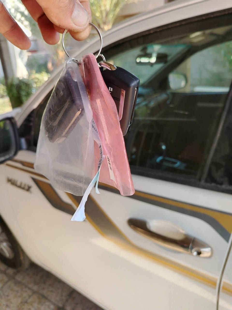 السلام عليكم مكلف بالنشر بيكم هايلوكس موديل ٢٥ بشهر ١٢ يعني تسجل ٢٦ رقم ديالى بعد كم يوم اباشر بترقيمها اليشتري ياخذ كامل رقم وسنويه سياره مكفول من الدعاميه للدعاميه من كلشي زيرو ماشيه ٦٧٧كم من الخارج للبيت فقط نوع لمتد أحسن نوع بالهايلوكس بعدها بترابها ممغسوله و الصور تحكم بيع أو مراوس بجكساره و عادي فرق فوكاها رقم صاحبها *********** أبو وسام
