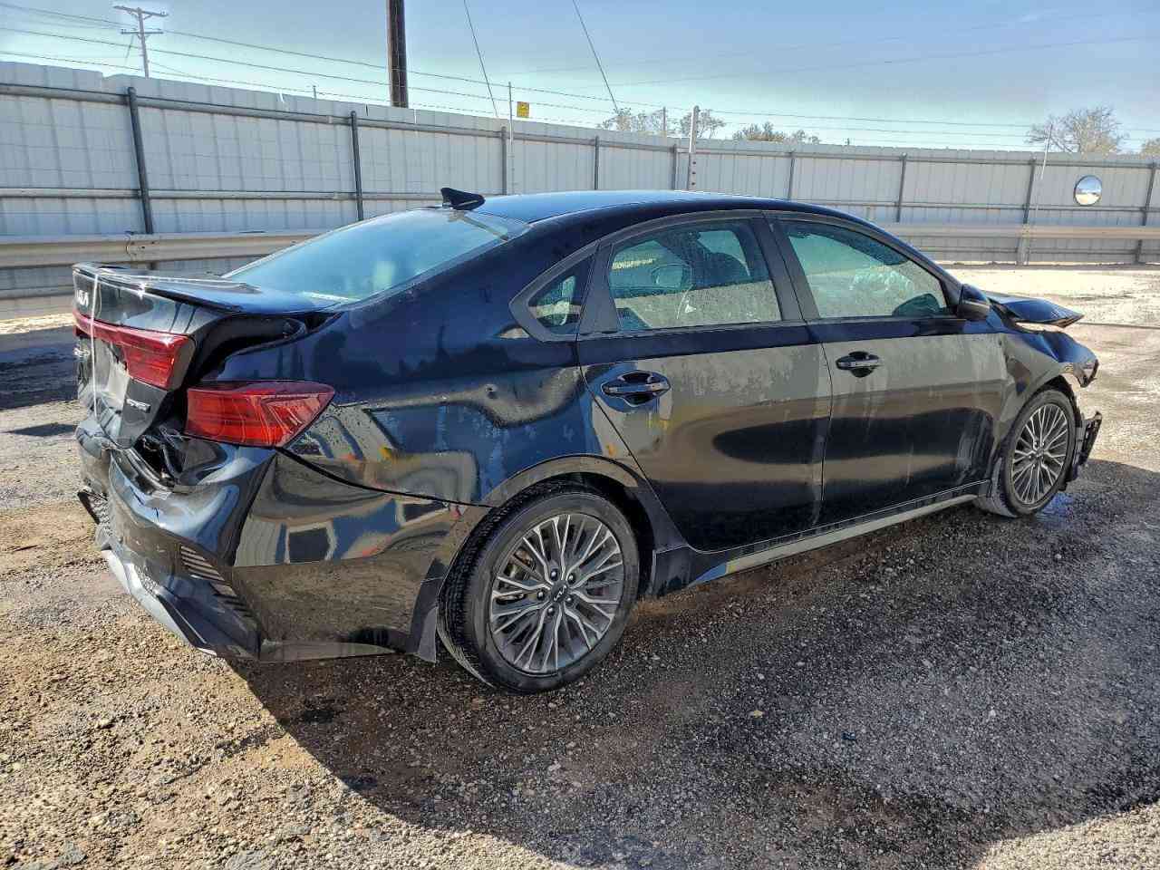 السلام عليكم
فورتي فئة جيتي لاين مديل 2024 مكينة 2000 دوش السيارة فول مواصفات وحادثة مثل ما موضح بلصور يعني مو قوي يعتبر قطعه وحده والي هية البنيد لو يتبدل لو يرجع حار ولباقي بارد السياره حاليا طلعت من المزاد وبلبحر متوجة للاردن لميناء عقبة السيارة للبيع يعني كلشي مدفوع من مزاد وفلوس المكتب يعني اليشتري يستلم عقد ويستلم السيارة من الميناء او يدفع اجور النقل يستلمه بغداد السيارة معروضه ب85 ورقة 
***********
