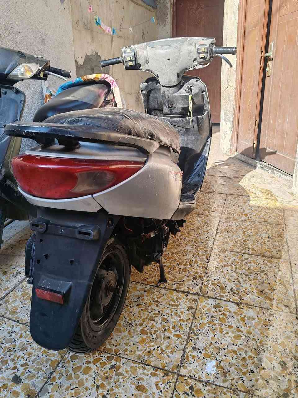 بريز كوم حديد تشتغل وتمشي نقص صالنصة ب250 قفل .. عنواني الشعب ***********
