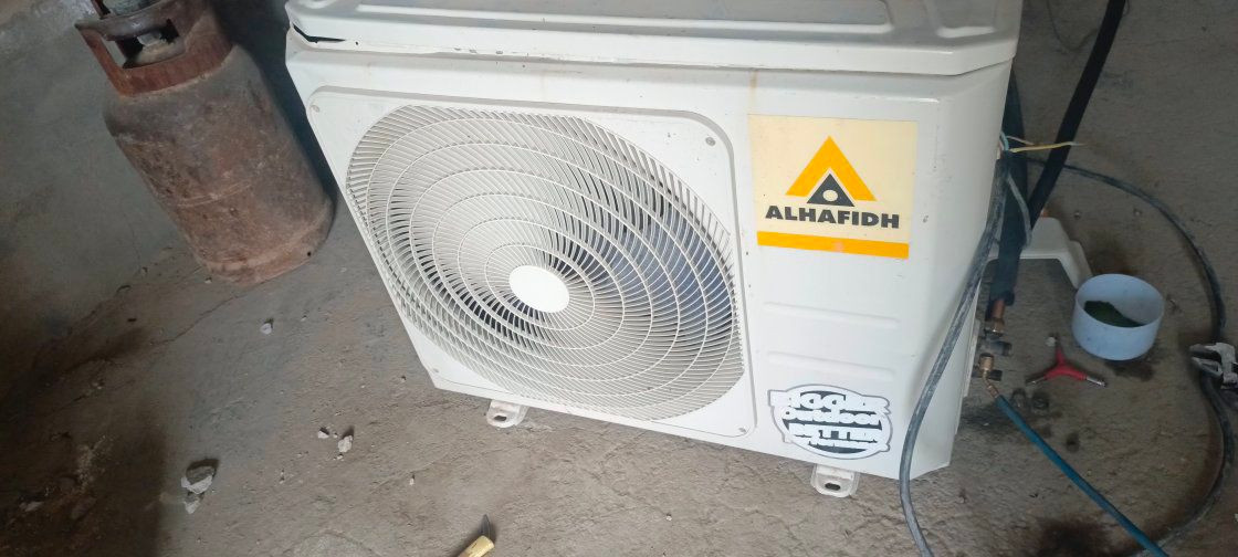 اللهم صل على محمد وال محمد رمضان مبارك 
سبلت الحافظ النوعيه الحديثه نضيف جدا ومظمون السعر 350 حله قرب سيطرة الاثار ***********  وتساب وجوال  ويوجد روافع قدره للسبالت والمكيفات وباسعار رخيصه
