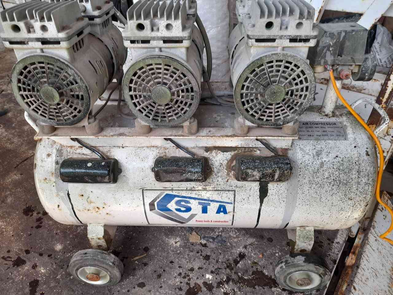 جك ثقيل ٥٠ الف
كمبريسر انجيكو الاصفر ١٠٠ الف شغال ستندر على وضع الشركه 
كمبريسر ٣ بستم سريع جدآ بلترس كاتم بدون صوت  شغال ما داخل تصليح على وضع الشركه ٢٠٠ الف مكاني صلاح الدين قضاء بلد  حي الزهراء ***********
