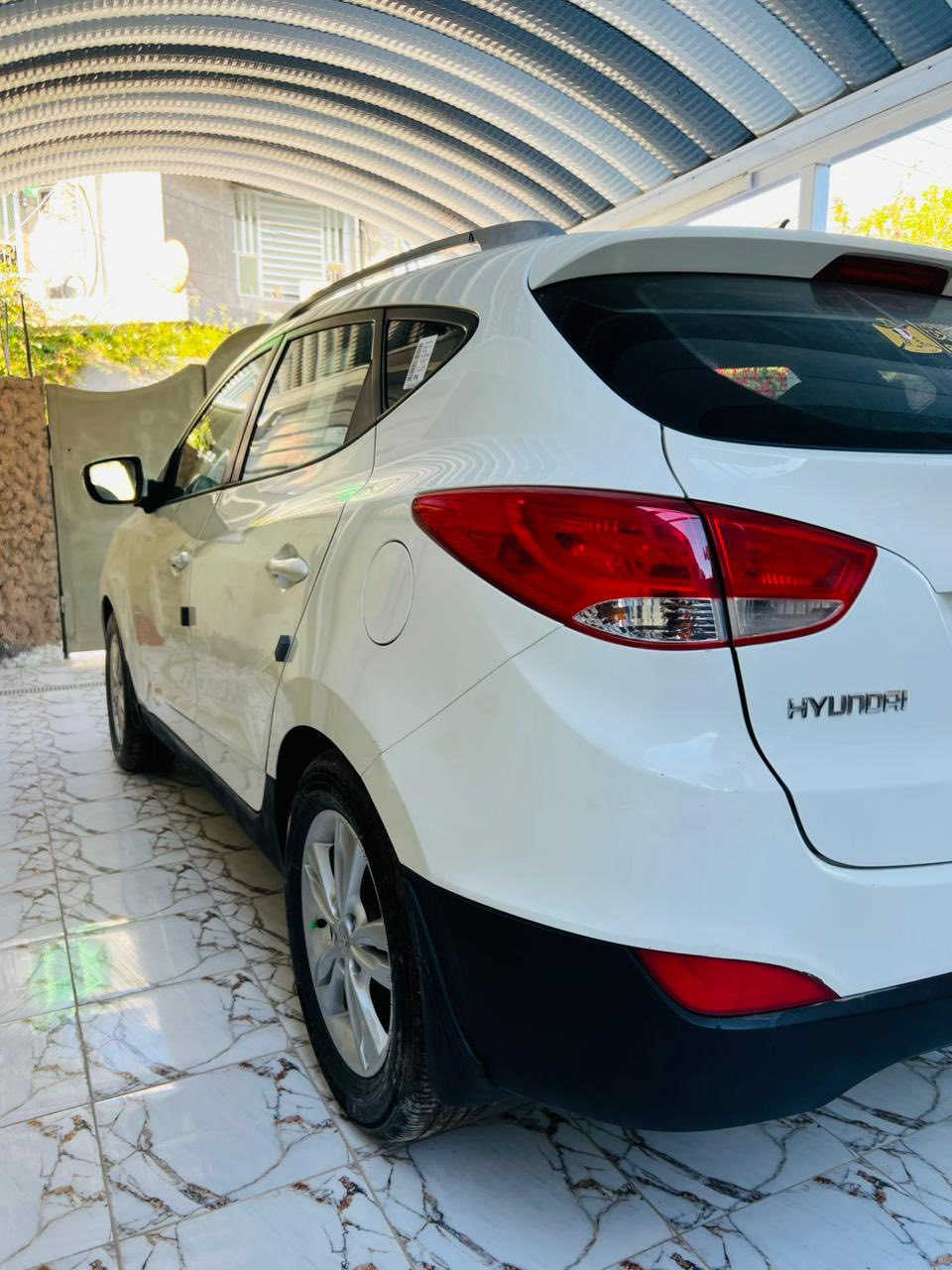 السلام عليكم
من رخصت الادمن المحترم 

توسان موديل 2012 خليجيه 

فول مواصفات 

رقم أربيل جديد 

السياره بانوراما 

جديده السياره كلش جاهزه من كلشي حداديه تخم تاير 
تريد ثلج 
بيها فقط باب خلفي مصبوغ وبارد بالجاملغ الخلفي  
تريد وكاله تريد مداور 
مكانها بابل السياره مجسر الثوره 
السعر 135 وبيها مجال خابرني وبيك خير وتدلل 

***********
***********
