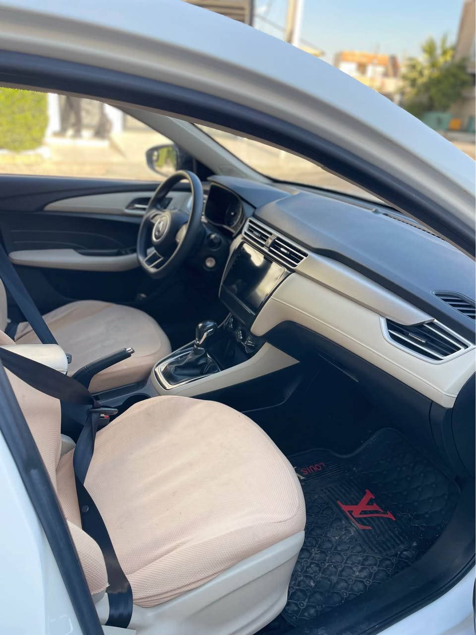 MG 5 2023 Standard 
بی سبوغ بی تحدیل 
دەعامیەکانیش سبوغی نیە 
ناو کریمی 
تحدید سورعە 
ویل کرۆم
شاشە و کامیرە
لایت زینون 
کامل جوانکاری بۆ کراوە
٧٠ هەزار رۆیشتووە
زۆر پاک مایتەوە
سحری $99 کەمیک مەجال
هەولیر 
ژمارەی خاوەبی
*********** أربيل, العراق
