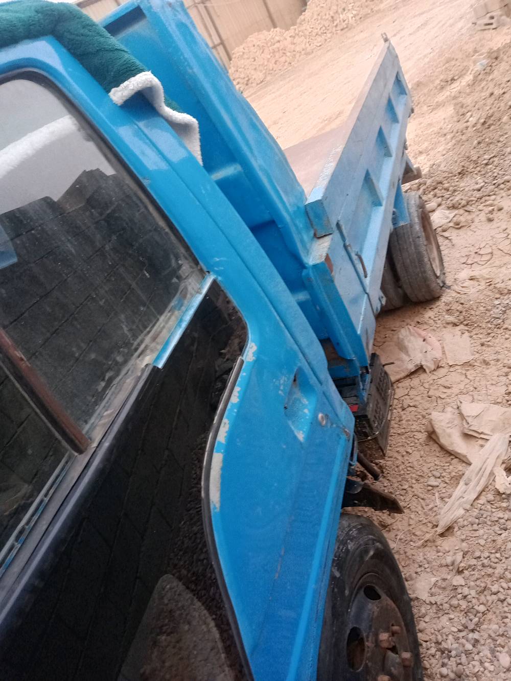 سلام عليكم ازوزه البيع  مكان سياره بغداد سياره نثيه 3طن جاهزه إلى عمل سعر 45 أو بي مجال حك جيبه رقم صاحب سياره ***********