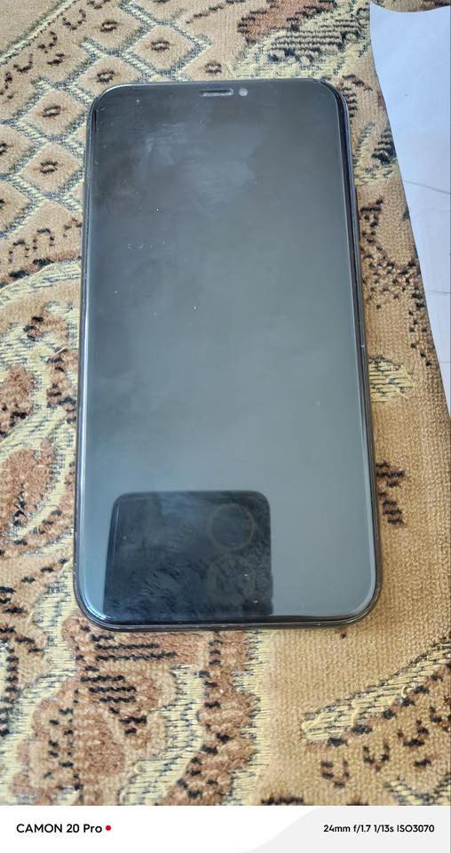 بسبب الوعود الكاذبه اعيد النشر للبيع فقط ايفون اكس ار ذاكره 64 بطاريه 76 الجهاز نورمان مامفتوح ضد المي الجهاز نضيف مال بيت السعر 150 وبي مجال حق جيتك للتواصل والاستفسال الاتصال على الرقم ***********
