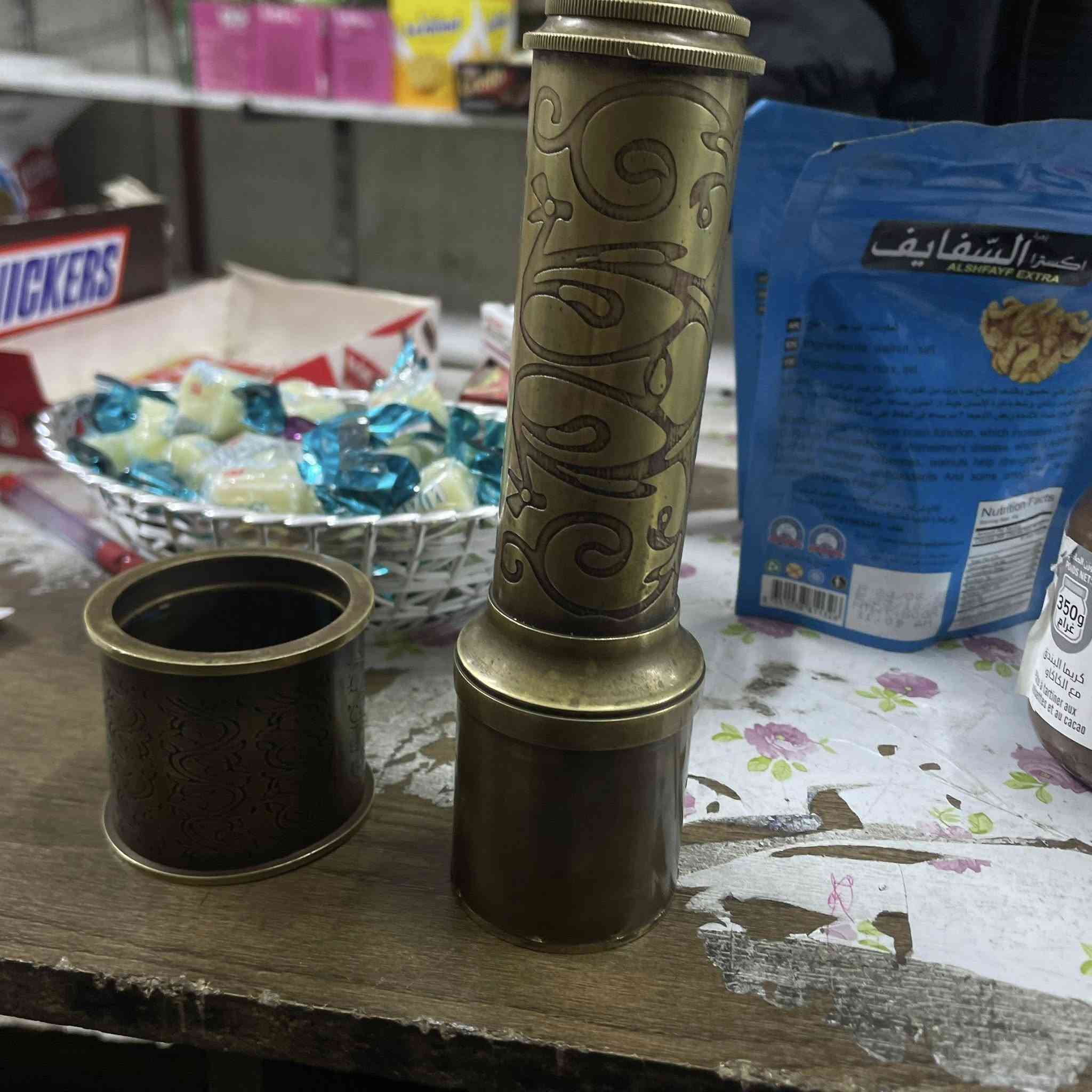 ⸻

📌 للبيع: ناظور عسكري قديم
🔹 نوع: منظار/ناظور عسكري معدني
🔹 الحالة: ممتازة / نظيف
🔹 الوزن: ثقيل (~400 غرام)
🔹 اللون: فضي معدني
🔹 مناسب لهواة التحف العسكريّة والمراقبة

💬 📸 الصور متوفرة عند الطلب
💰 السعر: (اكتب السعر اللي تريده)
📍 المدينة: (بغداد مشتل )

للتواصل: (***********
